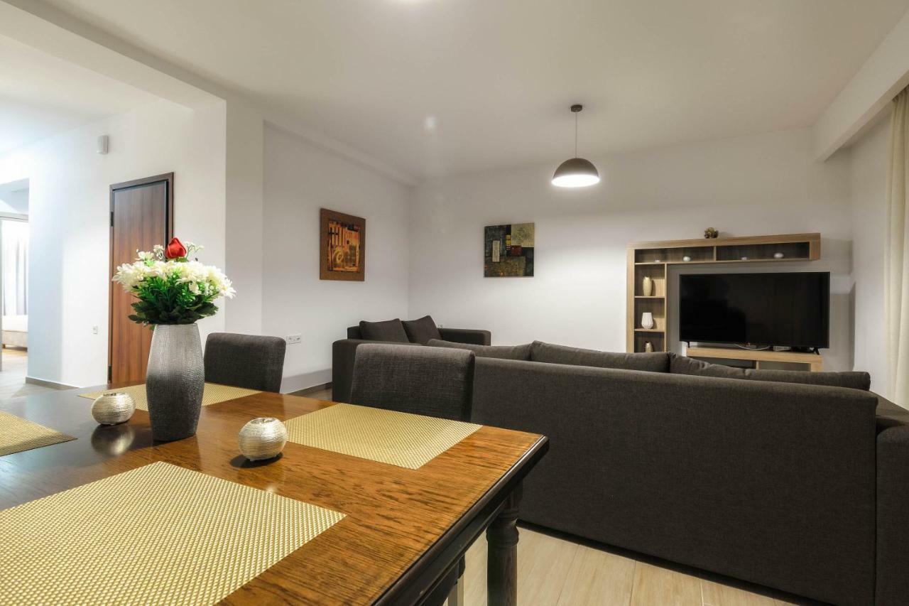 זקינטוס טאון Oresteia Downtown Apartment מראה חיצוני תמונה
